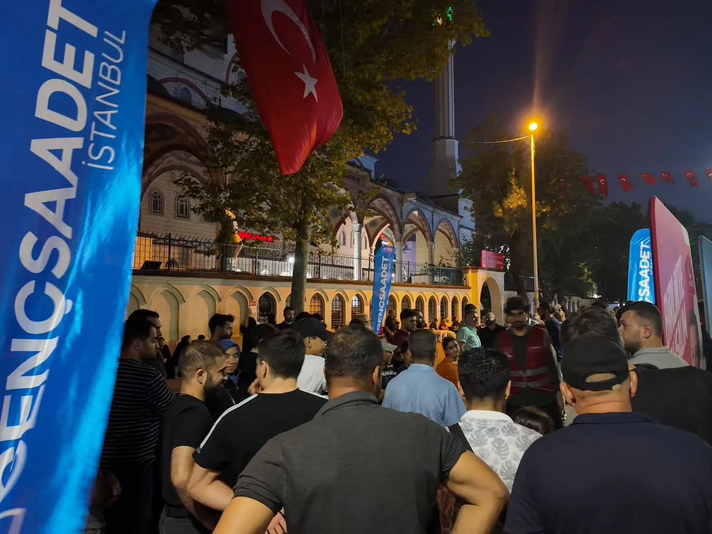 Saadet Partisi Gençlik Kolları, "Dert Halteri" ile Gençlerin Yüküne Dikkat Çekti - Fotoğraf Galerisi 3