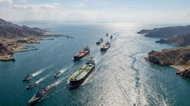 Çinli Gemi Hürmüz’ü Aştı: ABD Ablukasına Karşı Kritik Hamle!