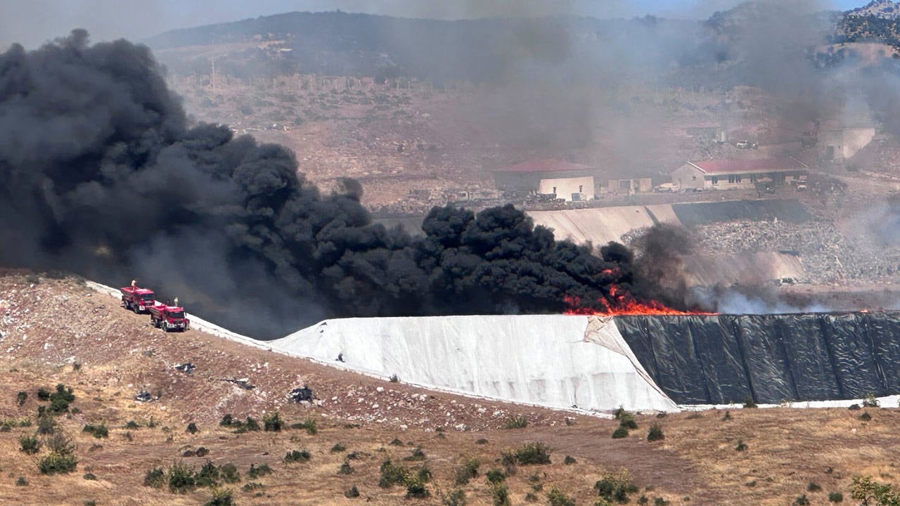 Çanakkale'de Katı Atık Tesisi Alev Alev: Ekipler Seferber Oldu!