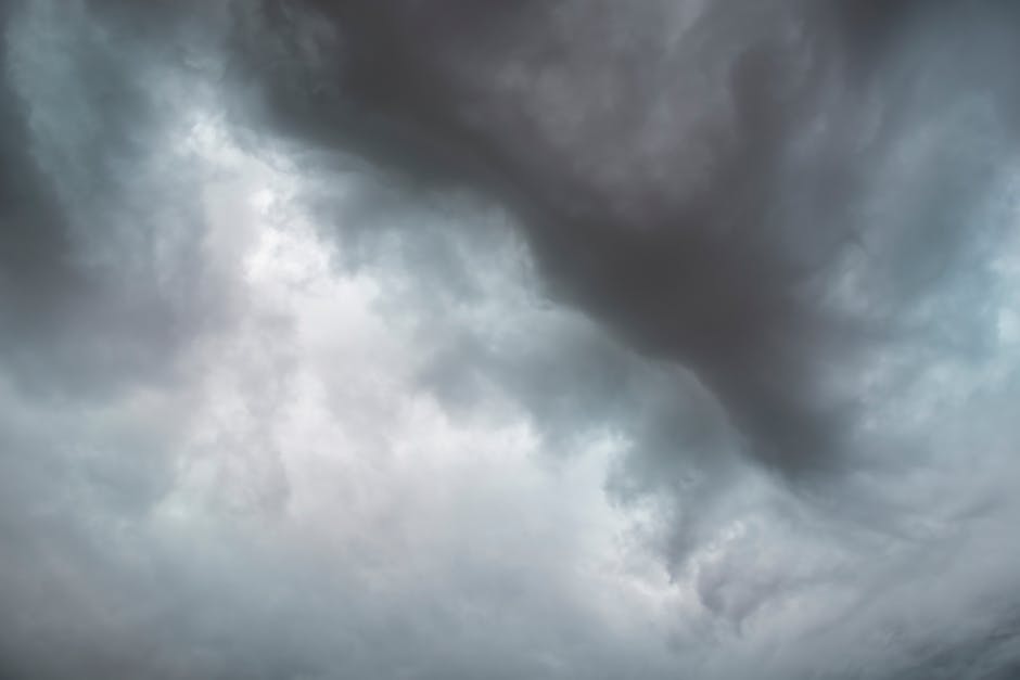 Ege'ye Sağanak Uyarısı: Saat Verildi, Hazırlıklı Olun!