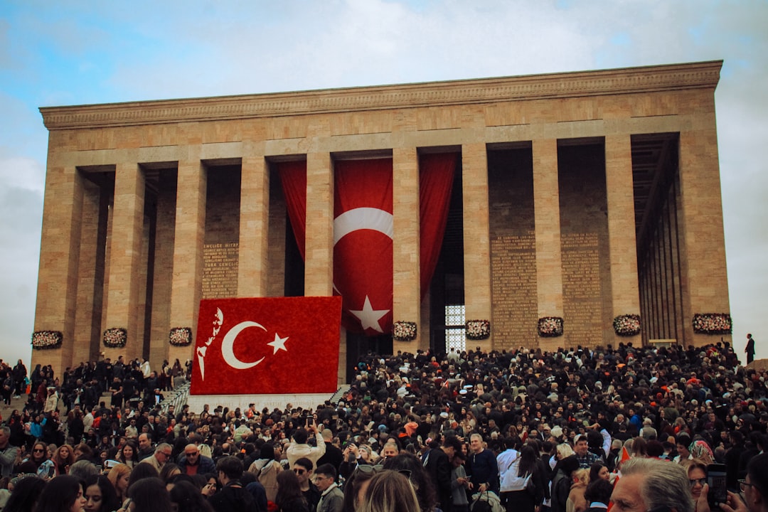 Nimet Özdemir AK Parti’ye Katıldı: Siyasette Sürpriz Hareketler!