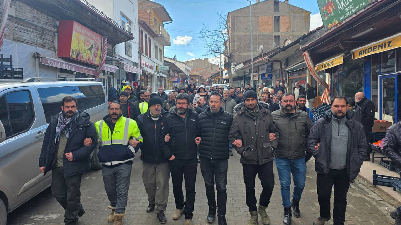 İşçiler Çadırda, Erdemir'den Kapasite Artışı: Üç Katına Çıkıyor!