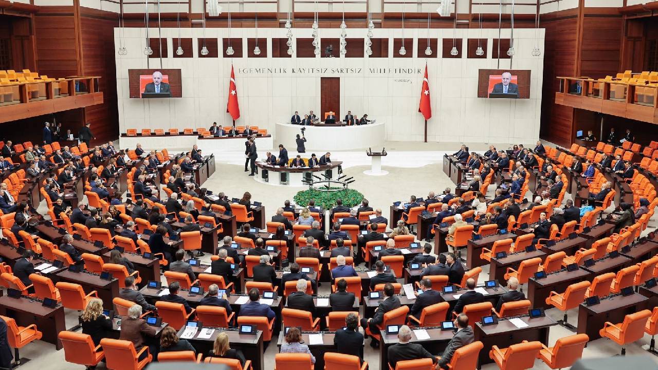 TBMM'de Şok! Toplantı Yeter Sayısı Bulunamadı, Birleşim Yarına Ertelendi