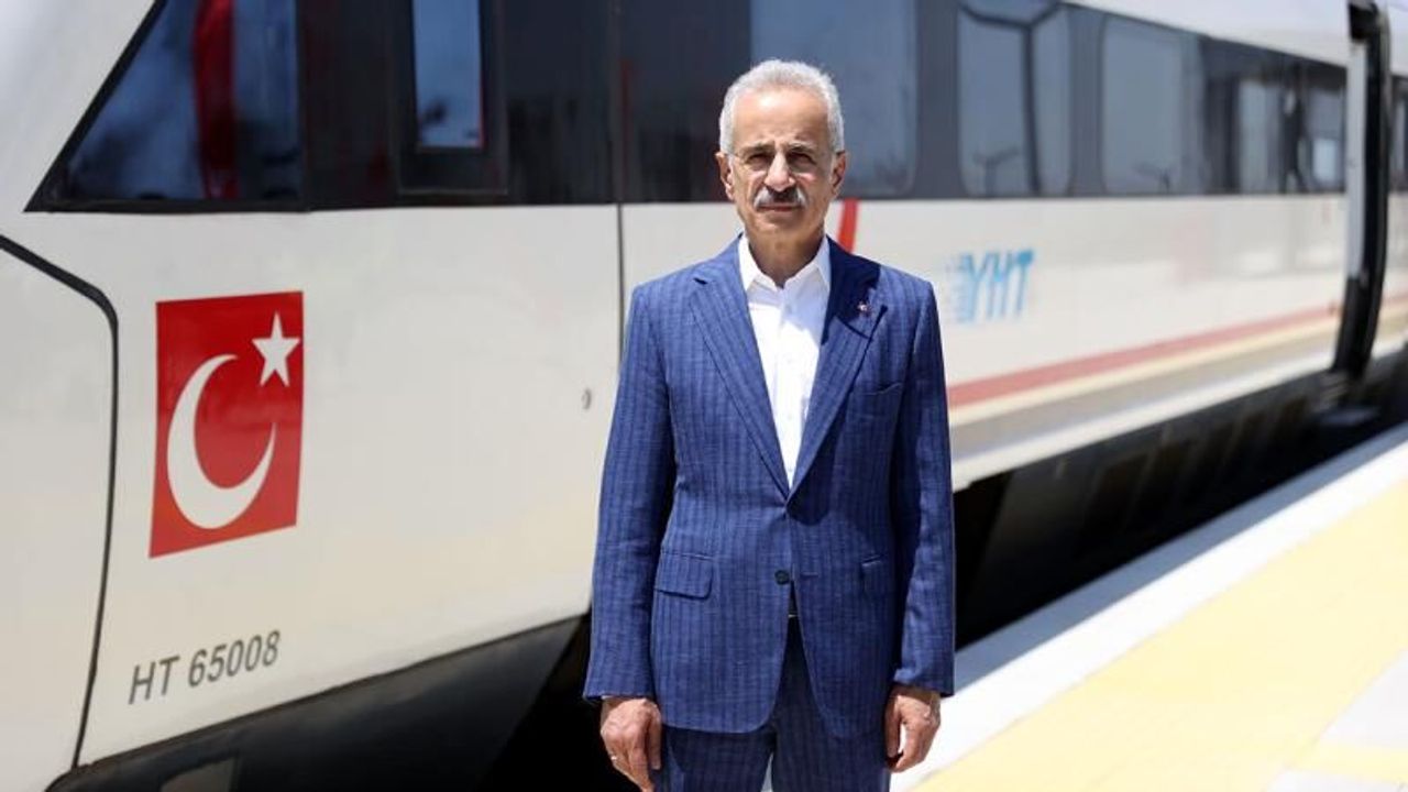 Türkiye 2053’te 48 Saatte Hızlı Trenle Turlanacak!